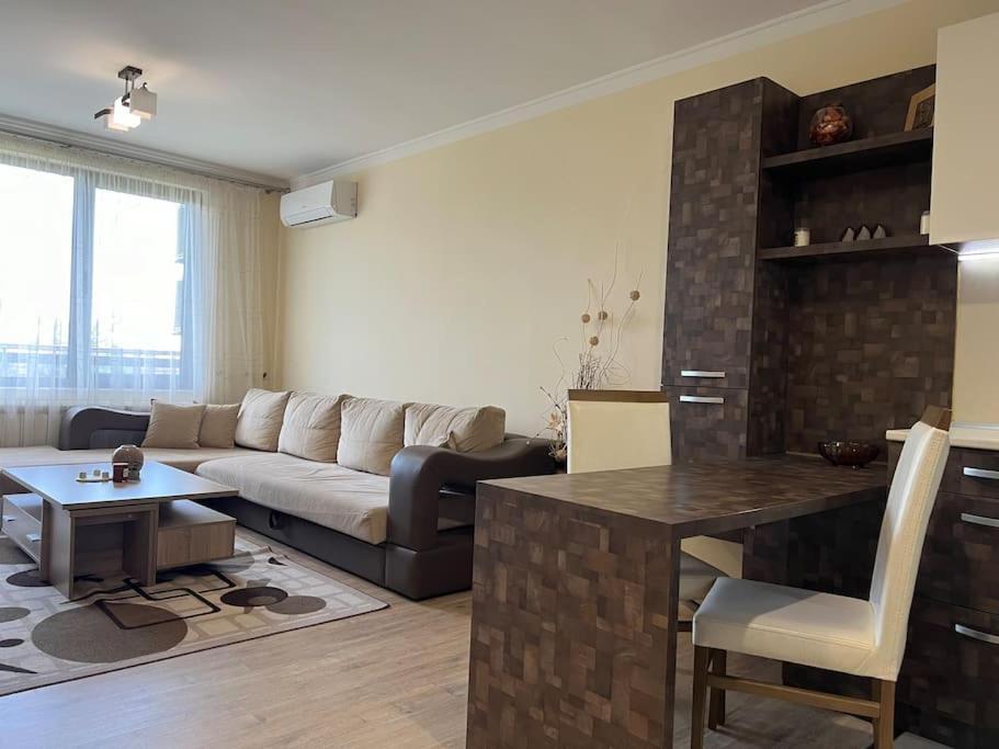 Cozy Apartment - Free Parking Пловдив Экстерьер фото